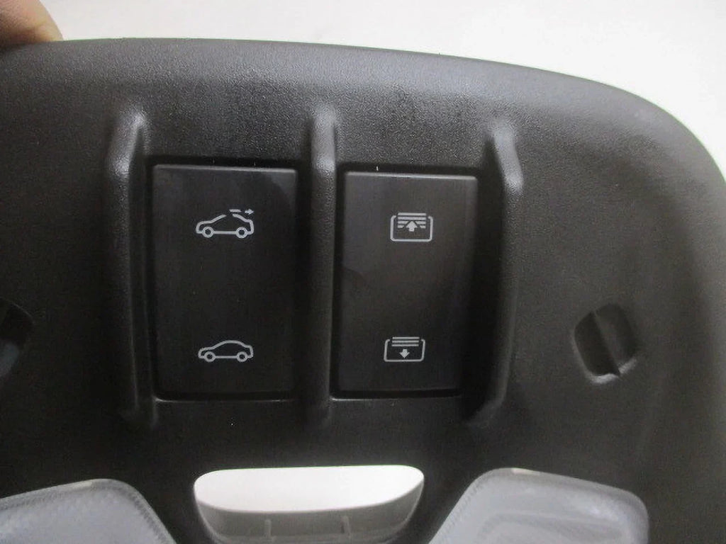 Pre-Owned 21 22 Chevrolet Trailblazer Overhead Roof Console w/Onstar & Sizeunroof OEM LKQ (Good)