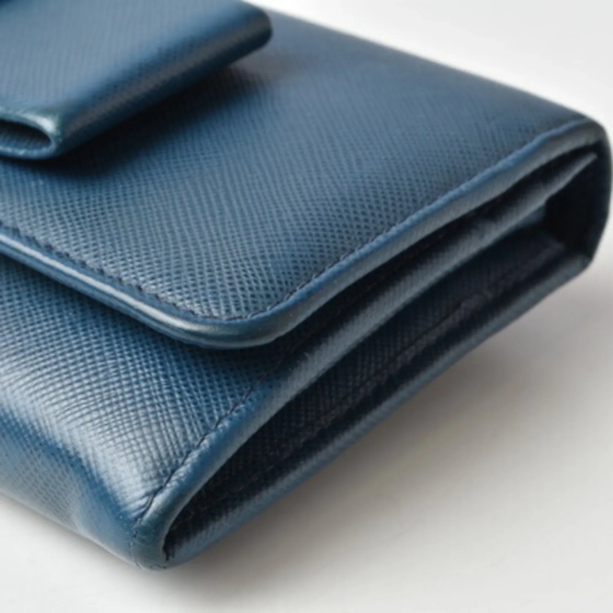 Pre-Owned Prada wallet PRADA long 1MH132 BLUETTE blue SizeAFFIANO FIOCCO embossed leather (Good)