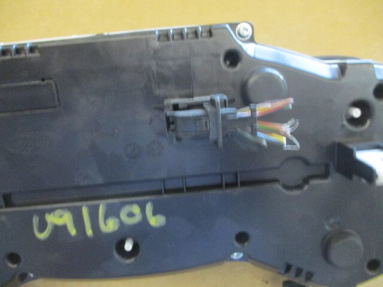 Pre-Owned 2017 Ford Escape Sizepeedometer Sizepeedo Cluster MPH 63K OEM LKQ (Good)