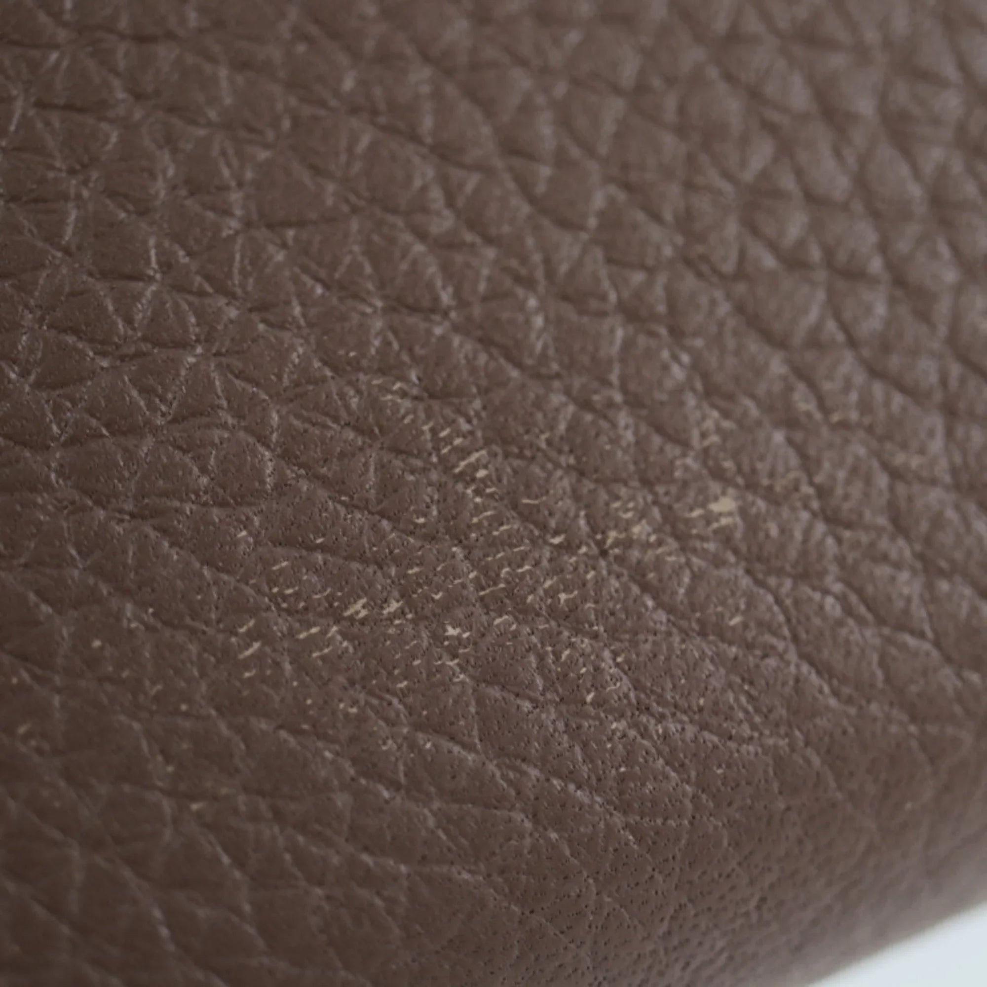 Pre-Owned LOUISize VUITTON Louis Vuitton Portefeuille Capucines Parnacea Long Wallet M62075 Taurillon Leather Taupe LV Logo Beige Gold Metal Fitting Genuine (Good)