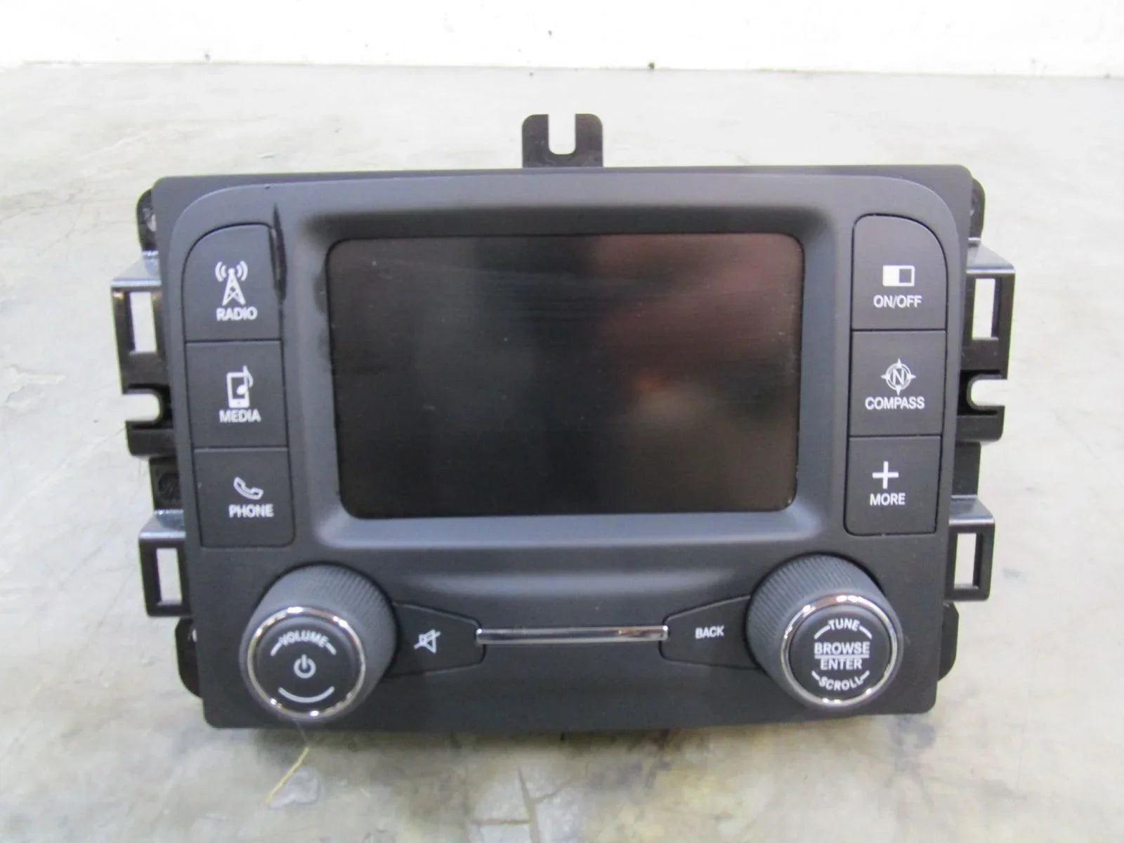 Pre-Owned 15 2015 Jeep Renegade Dash Mounted 5.0" Display Sizecreen OEM (Good)