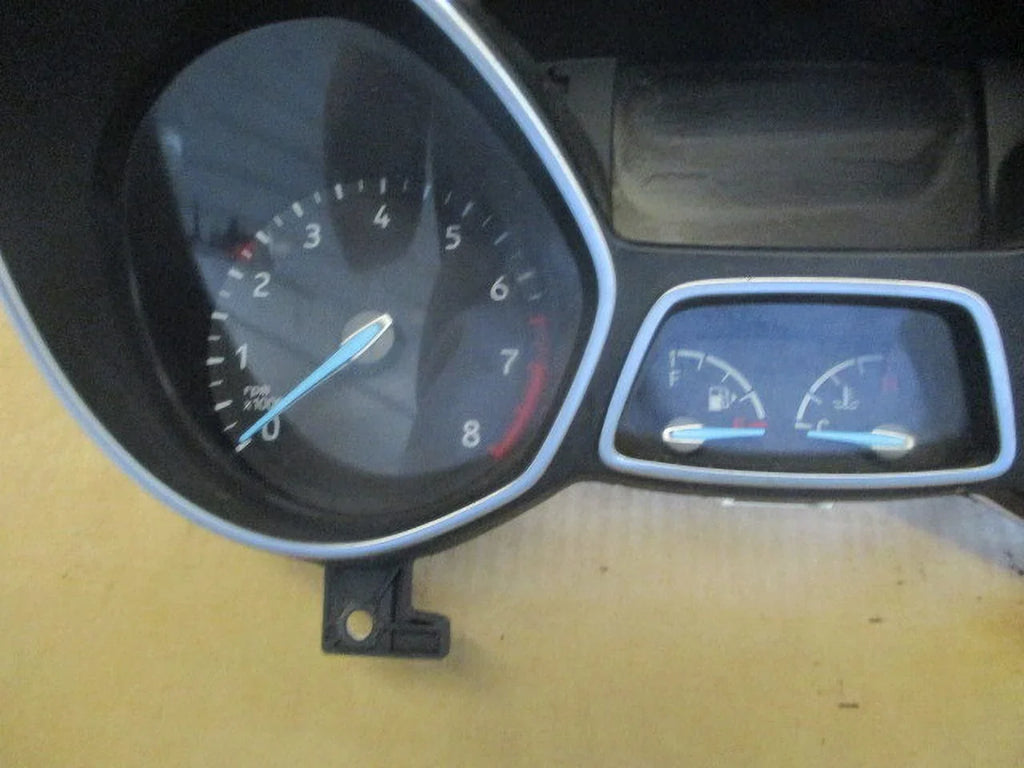 Pre-Owned 2017 Ford Escape Sizepeedometer Sizepeedo Cluster MPH 63K OEM LKQ (Good)