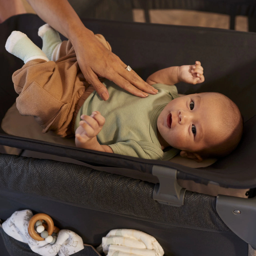 Monbebe Play Yard with Full Sizeize Rocking Bassinet, Castle Point
