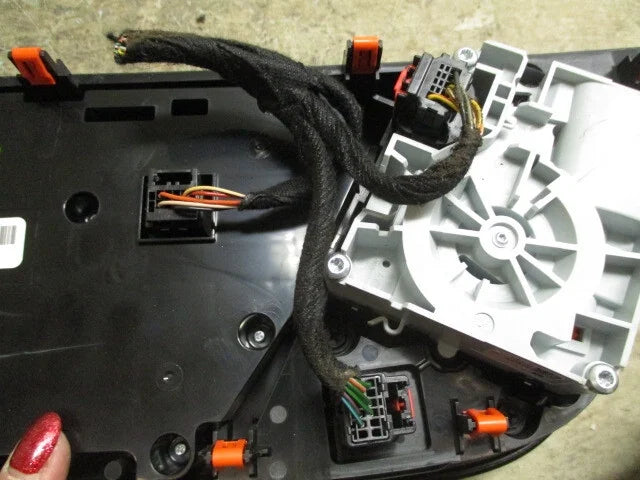 Pre-Owned 2017 Chrysler Pacifica Automatic Climate AC Heater Temperature Control OEM LKQ (Good)