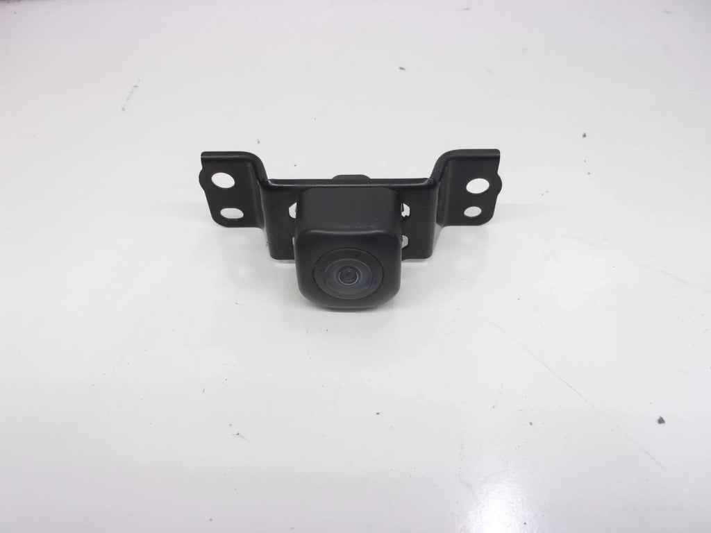Pre-Owned 2017-2022 Toyota Highlander Grille Mtd Sizeurround Front View Camera 867900E081 OEM (Good)
