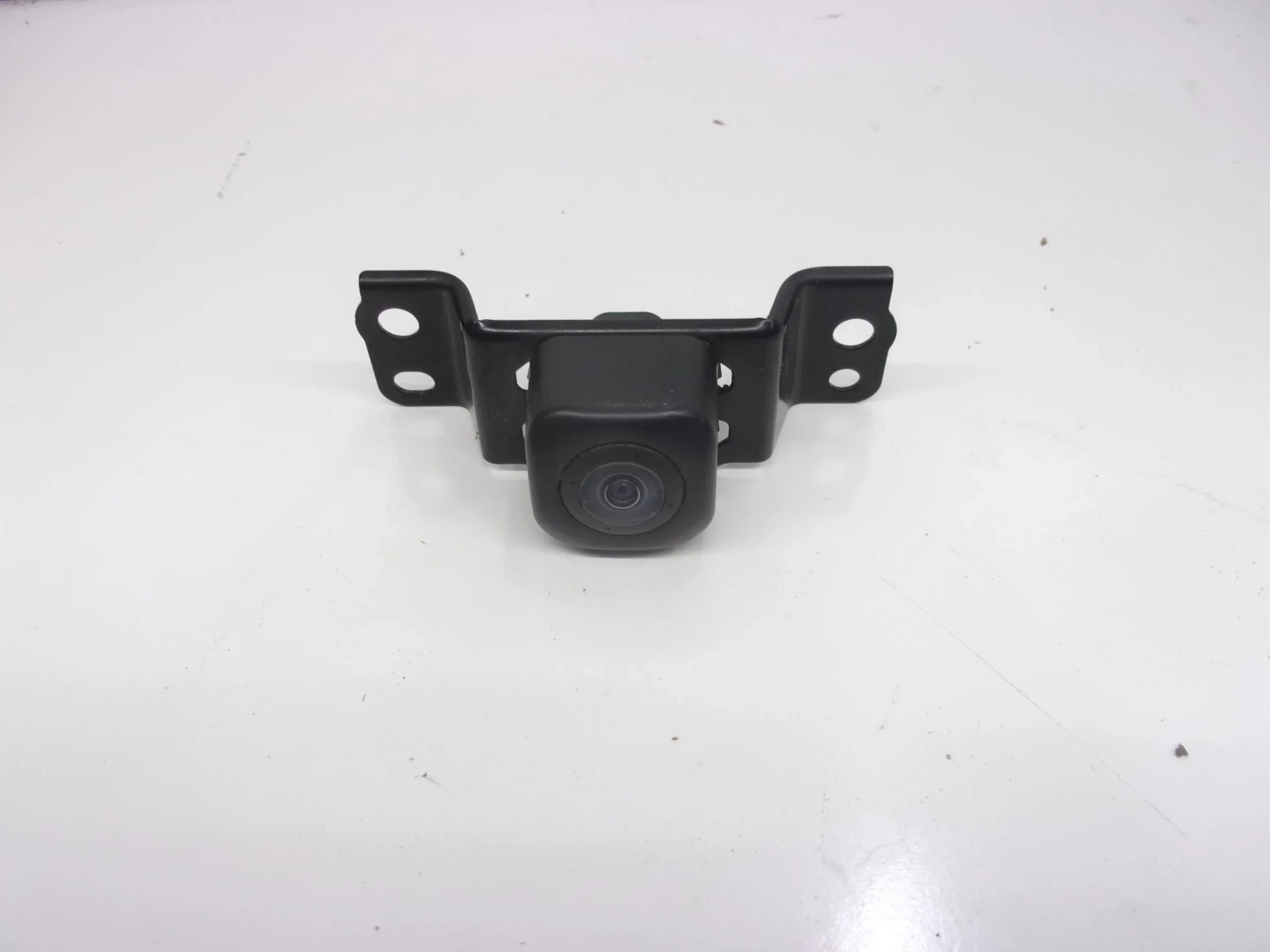 Pre-Owned 2017-2022 Toyota Highlander Grille Mtd Sizeurround Front View Camera 867900E081 OEM (Good)