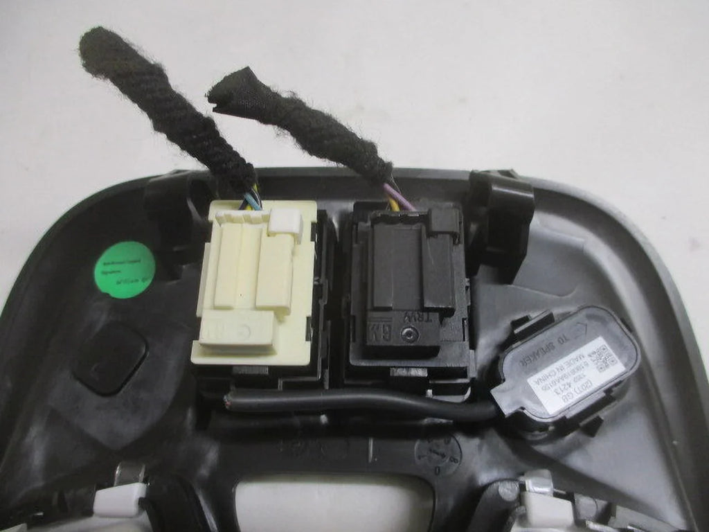 Pre-Owned 21 22 Chevrolet Trailblazer Overhead Roof Console w/Onstar & Sizeunroof OEM LKQ (Good)