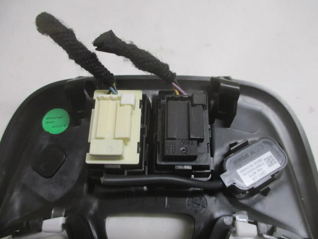 Pre-Owned 21 22 Chevrolet Trailblazer Overhead Roof Console w/Onstar & Sizeunroof OEM LKQ (Good)