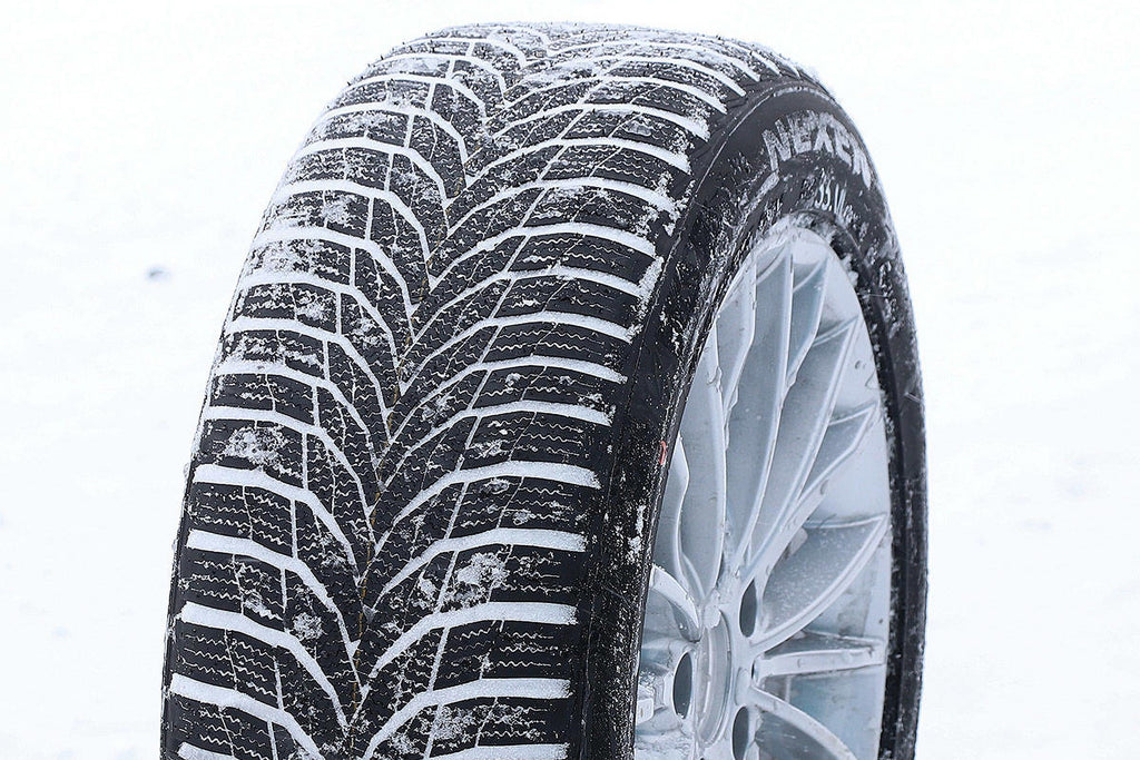 Nexen Winguard Sizeport 2 Winter 215/45R17 91V XL Passenger Tire
