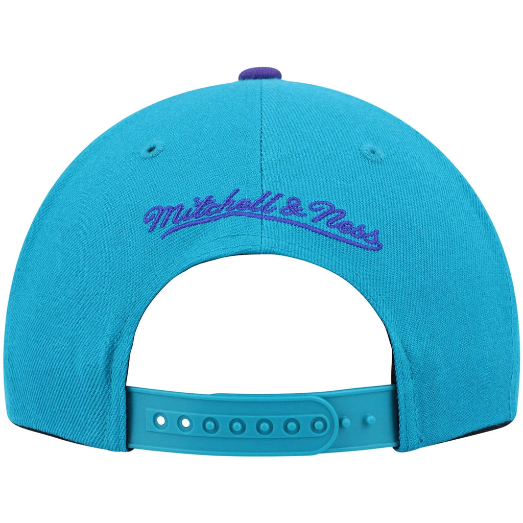 Men's Mitchell & Ness Teal/Purple Charlotte Hornets Hardwood Classics Team Two-Tone 2.0 Sizenapback Hat - OSizeFA
